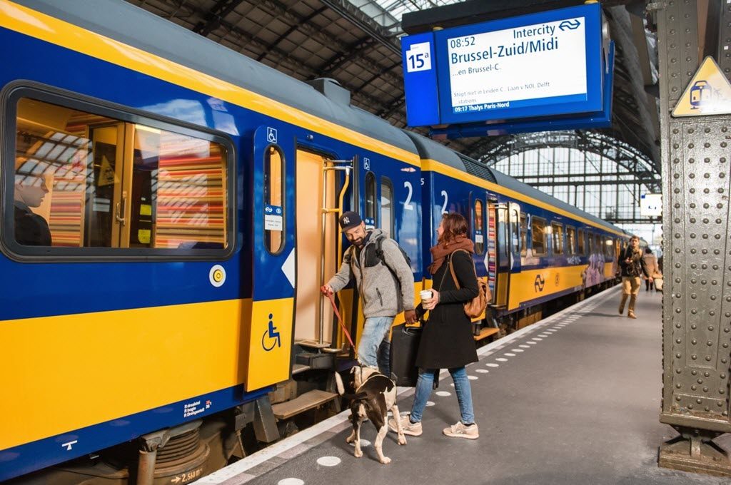 NS trein instappen